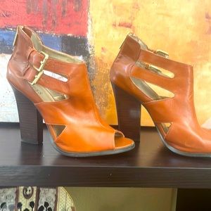 Guess Size 9M Peep Toe Leather Sandal Heels Brown